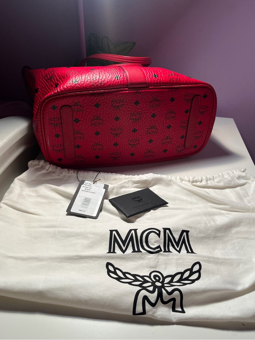 Red MCM Ruby Medium Reversible - Picture 7 of 8